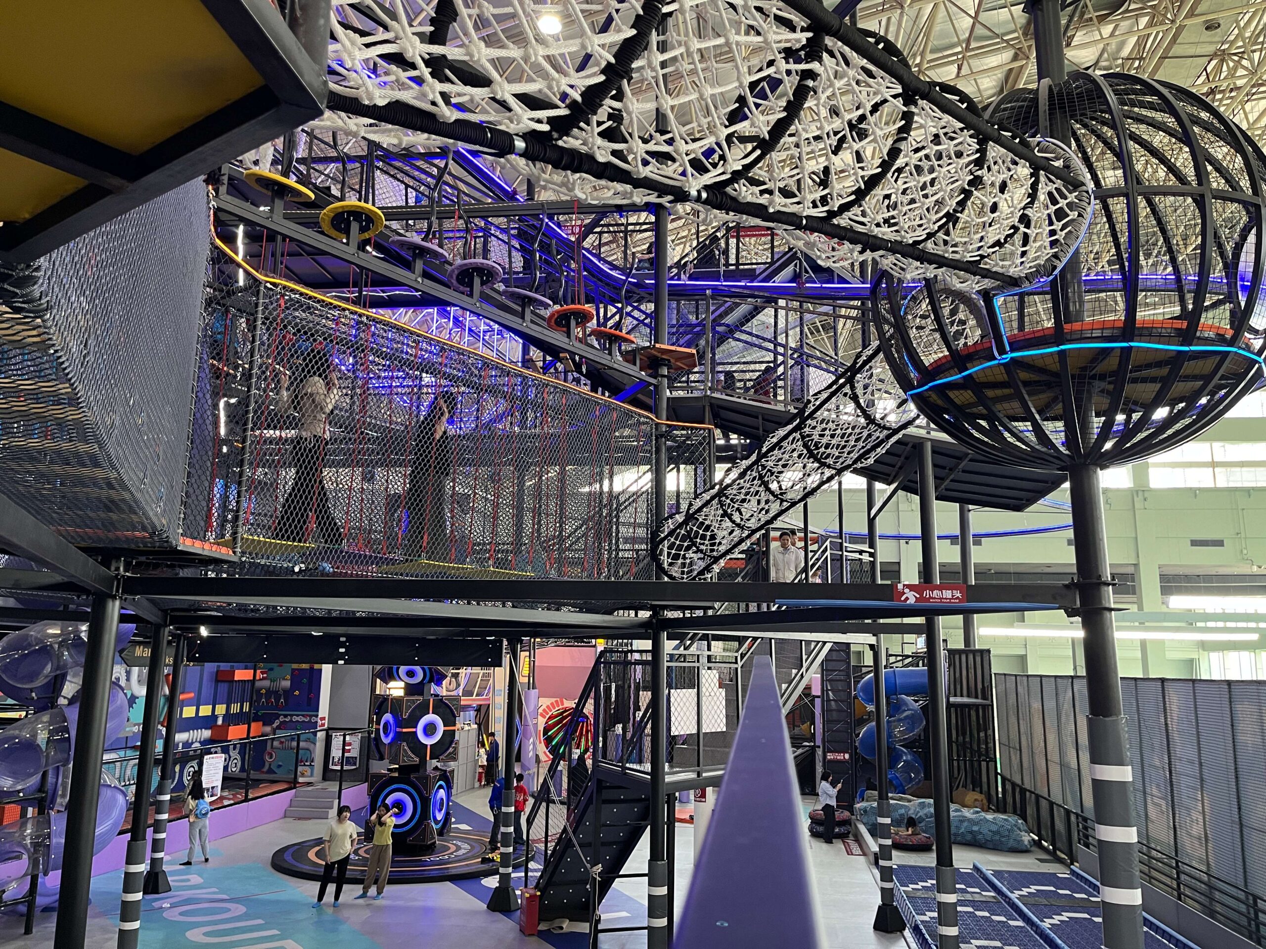 Configuration standards for trendy toy sports hall staff： How many employees are most suitable？