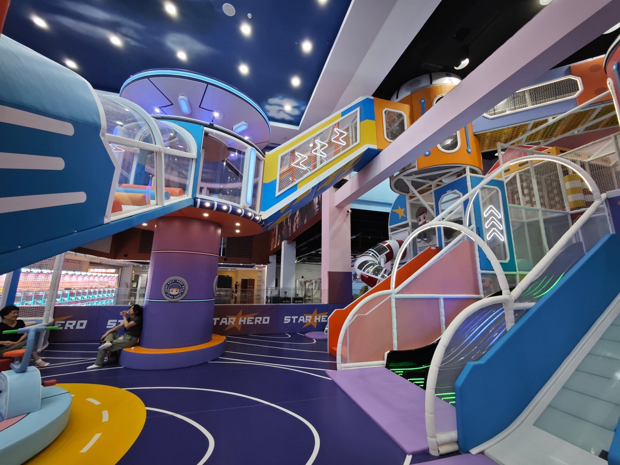 How much does it cost to be an amusement park owner？