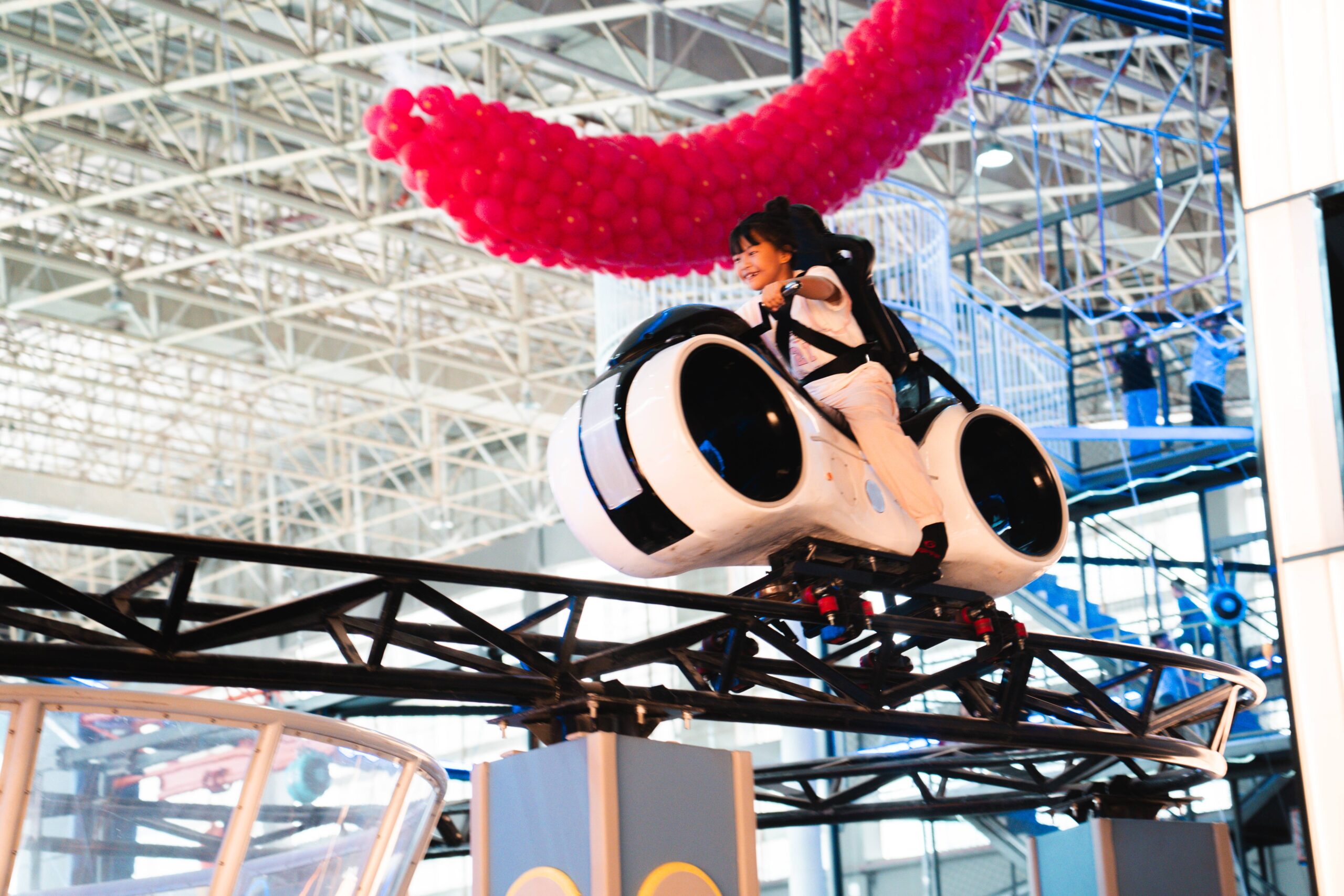 How to charge a reasonable fee for amusement equipment for off-warranty period？
